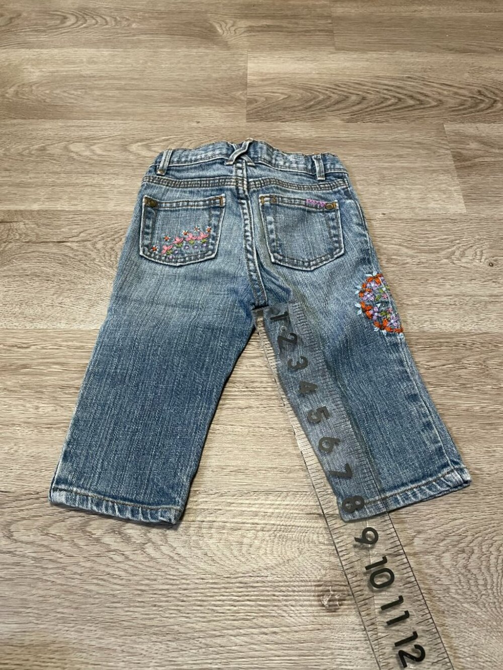 Embroidered Jeans - Picture 2 of 10